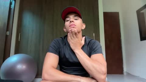 Snapshot of joulianogreco1 chatting on 11-29-25, 08:34 Im Jouliano online show from 11-29-25, 08:34