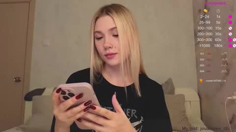 Jane online show from 10-31-25, 04:02