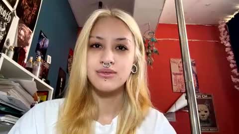 Snapshot of jovanlariccia chatting on 07-05-26, 03:56 Kimie is here online show from 07-05-26, 03:56