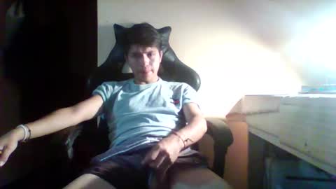 Snapshot of jovenlindo2002 chatting on 12-02-25, 11:34 Fran online show from 12-02-25, 11:34