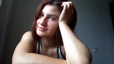 Snapshot of joycewalks chatting on 06-23-26, 05:38 Tessa online show from 06-23-26, 05:38