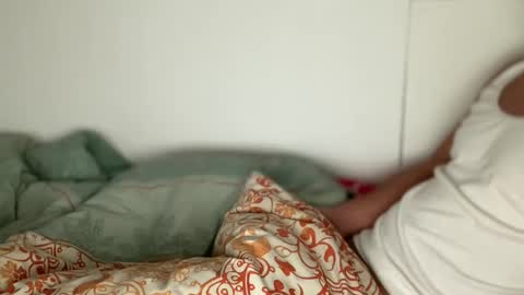 Snapshot of joyfulleyes chatting on 12-03-25, 10:24 joyfulleyes online show from 12-03-25, 10:24