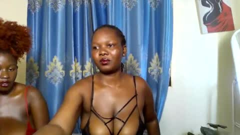 Snapshot of joylubale chatting on 05-25-26, 09:04 joylubale online show from 05-25-26, 09:04