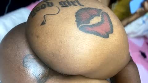 Snapshot of joyslim1 chatting on 02-09-25, 01:33 Butterflyass online show from 02-09-25, 01:33