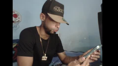 jpineda97 online show from 06-11-26, 05:22