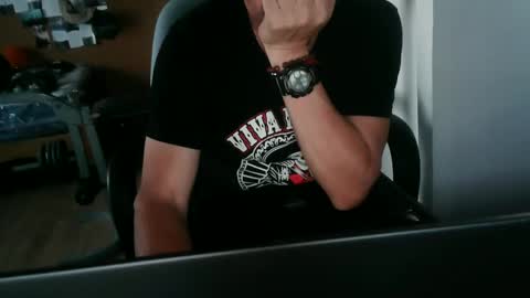 Snapshot of jraiven chatting on 12-22-24, 11:41 Soy Rai online show from 12-22-24, 11:41