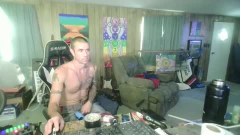 jrizzle1111 online show from 10-10-25, 01:32