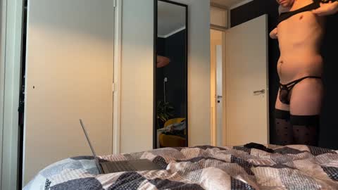 Snapshot of jrnb87 chatting on 12-02-24, 01:13 JoyBoy online show from 12-02-24, 01:13