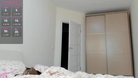 Julia and Julia online show from 10-17-25, 09:23