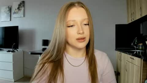 Julia and Julia online show from 06-04-26, 10:21