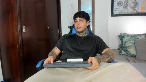 juan_alvarez18 online show from 11-13-25, 11:58