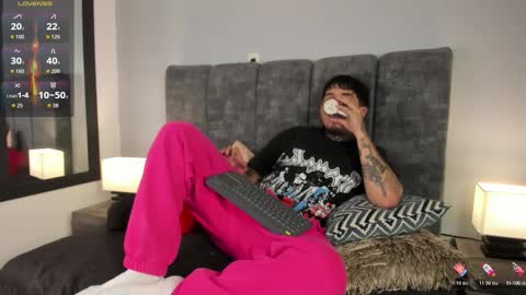 juan_alvarez18 online show from 02-14-26, 06:43