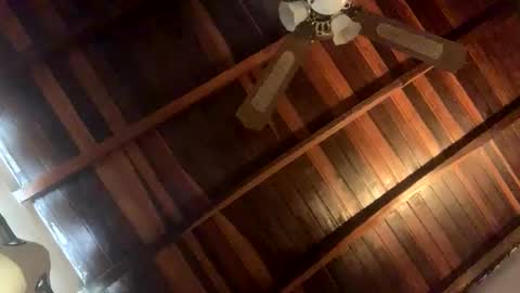 Snapshot of juan_bunny chatting on 05-20-26, 01:28 lJuanl online show from 05-20-26, 01:28