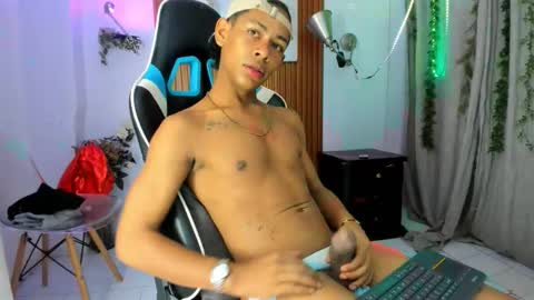 juan_contreras7 online show from 10-23-25, 11:31