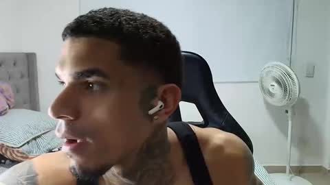 juan_gomez_1 online show from 01-07-26, 01:30