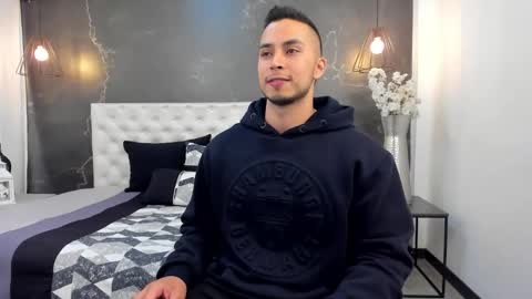 juan_muscle online show from 11-14-25, 03:16