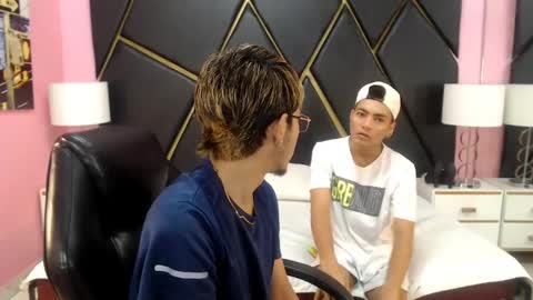 juan_saul1 online show from 04-24-26, 11:01