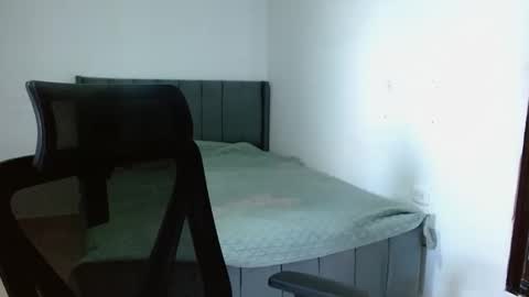 Snapshot of juan_y_ana_69 chatting on 11-22-25, 04:28 juan y ana online show from 11-22-25, 04:28