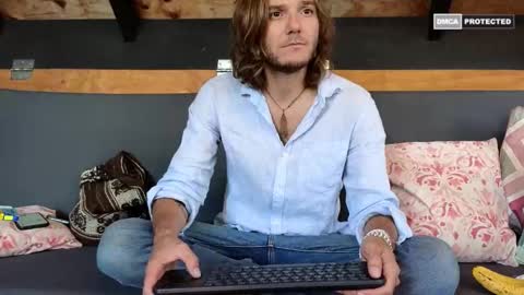 Juana1hin online show from 12-21-25, 11:23