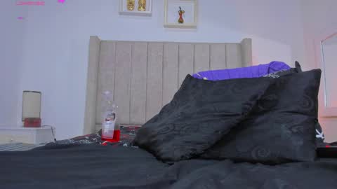 Snapshot of juana_240 chatting on 02-08-25, 10:08 Lau follow online show from 02-08-25, 10:08