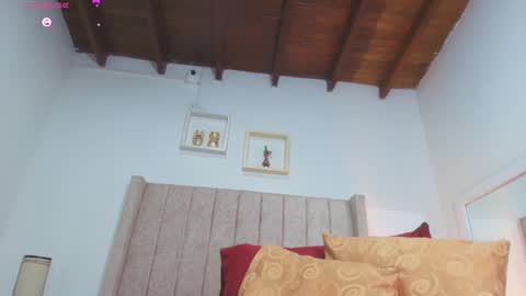 Snapshot of juana_240 chatting on 02-18-25, 10:14 Lau follow online show from 02-18-25, 10:14