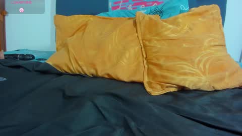 Snapshot of juana_240 chatting on 02-22-25, 03:03 Lau follow online show from 02-22-25, 03:03