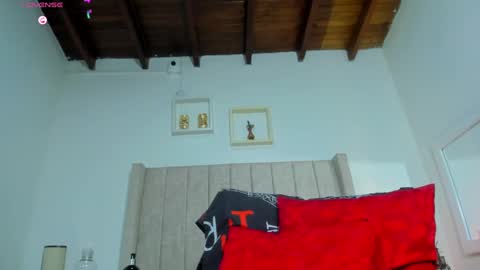 Snapshot of juana_240 chatting on 02-24-25, 02:58 Lau follow online show from 02-24-25, 02:58