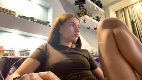 Lola online show from 11-11-25, 03:45