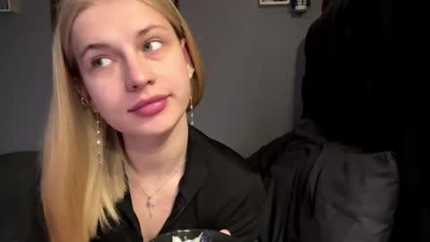 Lola online show from 04-02-26, 06:00