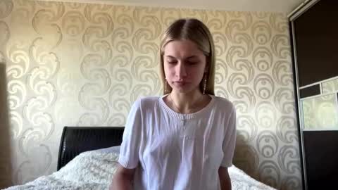 Lola online show from 05-27-26, 06:32