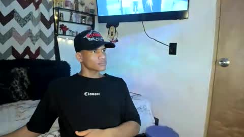 Snapshot of juanbigcock21cm chatting on 05-22-26, 04:19 juan jose online show from 05-22-26, 04:19