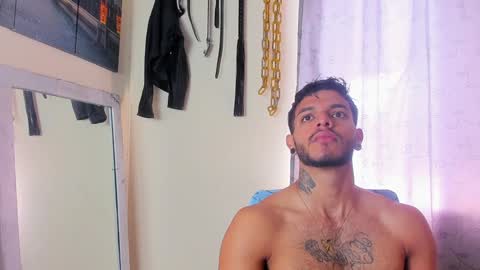 Snapshot of juanbladde chatting on 12-14-24, 04:31 Juan Esteban online show from 12-14-24, 04:31