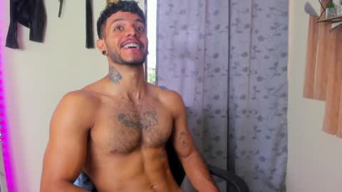 Snapshot of juanbladde chatting on 12-28-24, 09:30 Juan Esteban online show from 12-28-24, 09:30