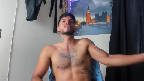 Snapshot of juanbladde chatting on 03-01-25, 12:12 Juan Esteban online show from 03-01-25, 12:12