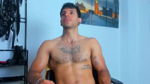 Snapshot of juanbladde chatting on 10-15-25, 02:44 Juan Esteban online show from 10-15-25, 02:44