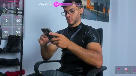 Snapshot of juanbladde chatting on 10-24-25, 02:41 Juan Esteban online show from 10-24-25, 02:41