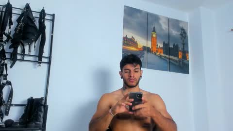 Snapshot of juanbladde chatting on 10-29-25, 11:23 Juan Esteban online show from 10-29-25, 11:23