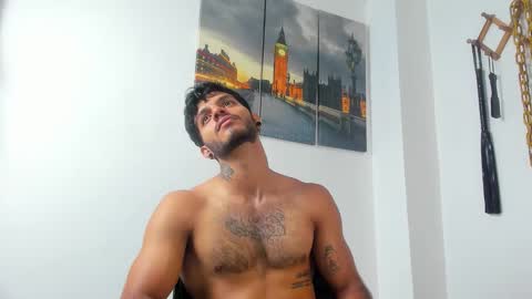 Snapshot of juanbladde chatting on 12-17-25, 02:50 Juan Esteban online show from 12-17-25, 02:50