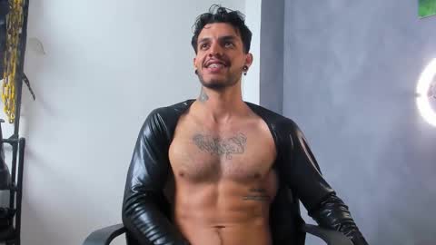 Juan Esteban online show from 02-12-26, 02:50