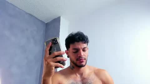 Snapshot of juanbladde chatting on 06-18-26, 05:17 Juan Esteban online show from 06-18-26, 05:17