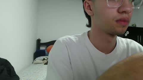 Snapshot of juanboytw chatting on 02-18-25, 12:04 juanboytw online show from 02-18-25, 12:04