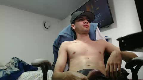 Snapshot of juanboytw chatting on 11-05-25, 03:23 juanboytw online show from 11-05-25, 03:23