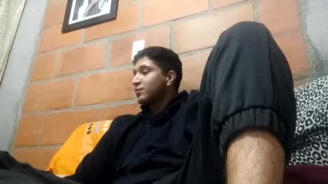 juanc23_371 online show from 11-18-25, 11:59