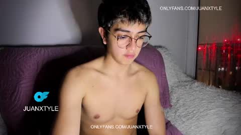 Snapshot of juancamroom chatting on 07-05-26, 04:19 . online show from 07-05-26, 04:19