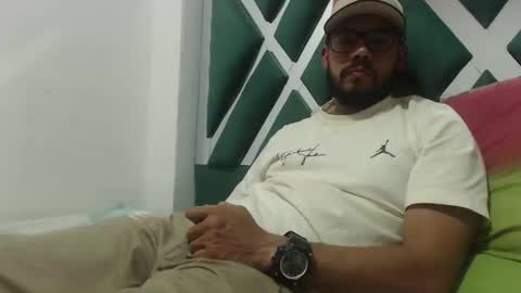 Snapshot of juanfe_style chatting on 09-30-25, 02:27 juanfe_style online show from 09-30-25, 02:27