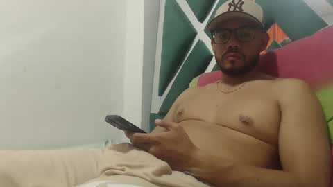 Snapshot of juanfe_style chatting on 10-10-25, 12:42 juanfe_style online show from 10-10-25, 12:42