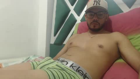 Snapshot of juanfe_style chatting on 10-12-25, 05:39 juanfe_style online show from 10-12-25, 05:39