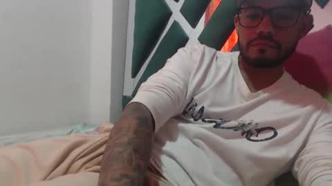 Snapshot of juanfe_style chatting on 10-12-25, 05:45 juanfe_style online show from 10-12-25, 05:45