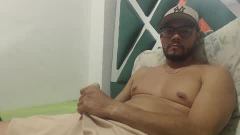 Snapshot of juanfe_style chatting on 11-13-25, 11:25 juanfe_style online show from 11-13-25, 11:25