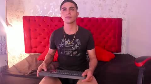 Snapshot of juanga_briel chatting on 07-10-26, 12:19 JUAN GABRIEL online show from 07-10-26, 12:19